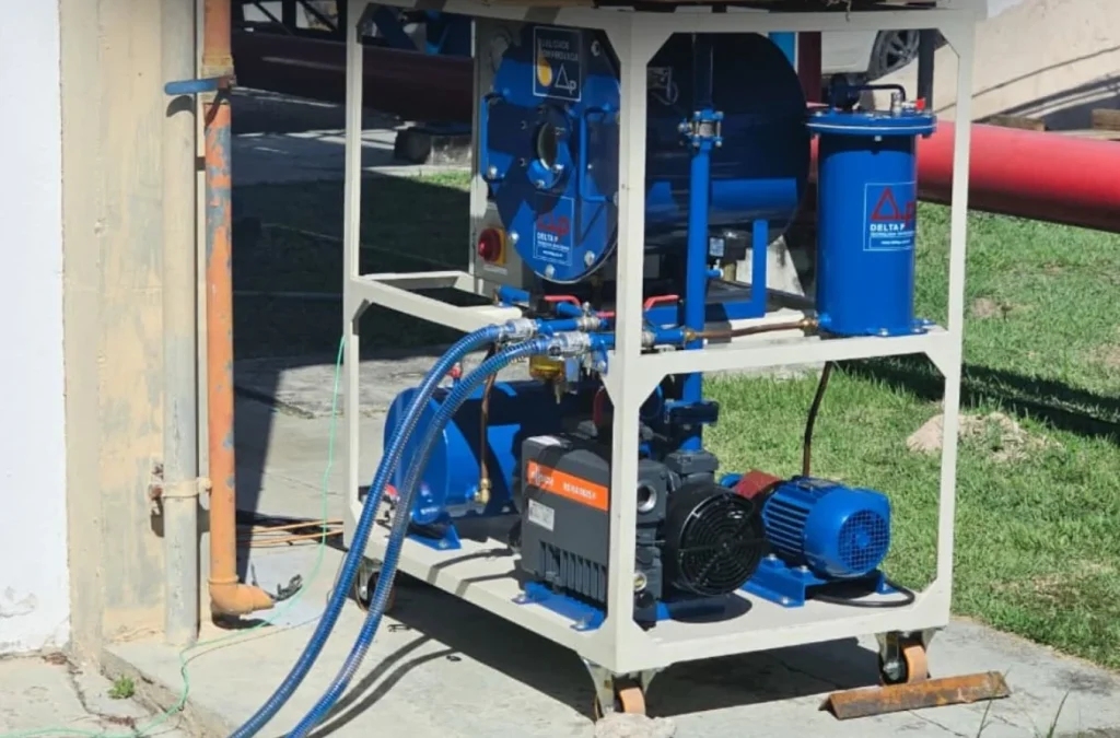 Equipamento de termovácuo com filtros, mangueiras e bomba.